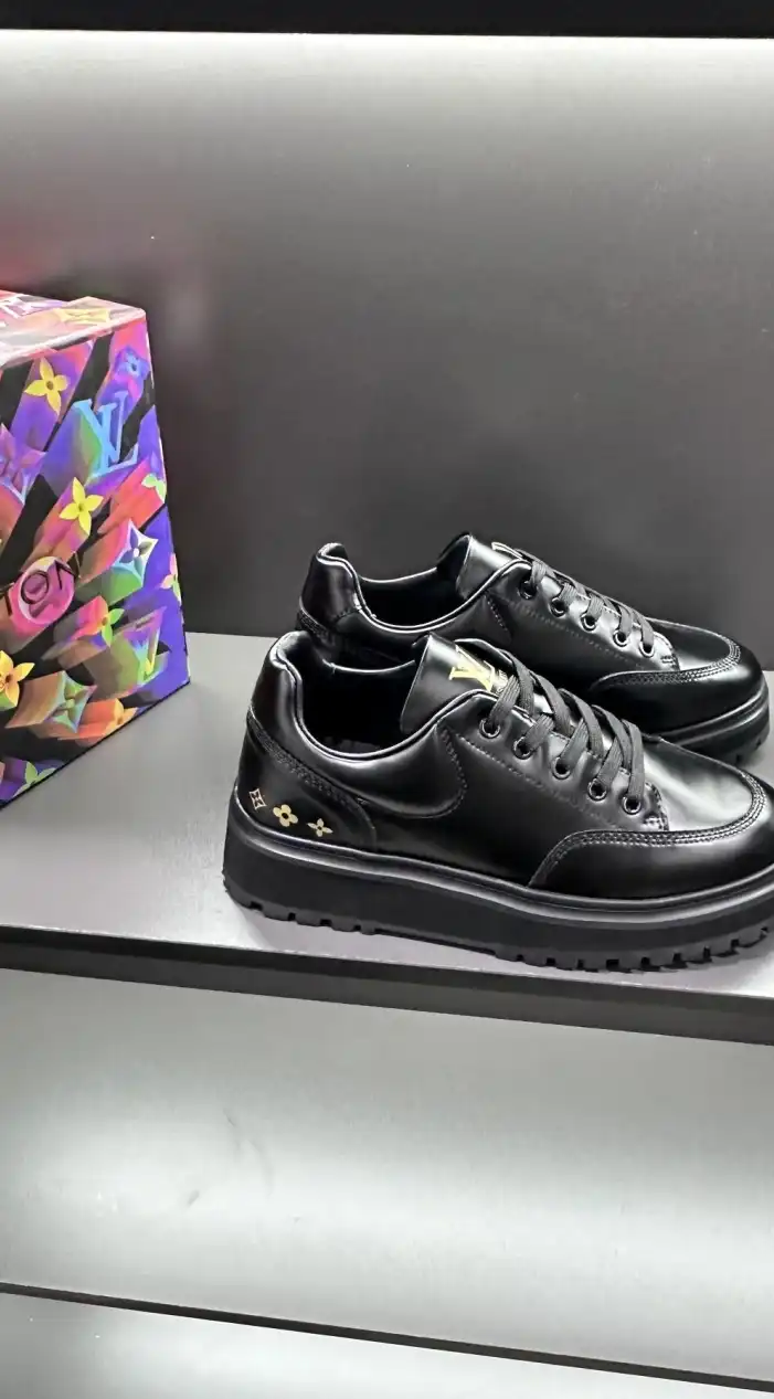 hype Louis Vuitton Sneakers