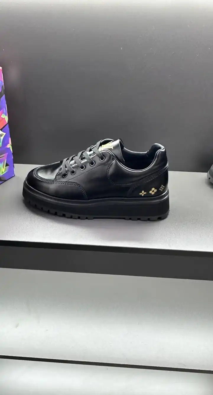 hype Louis Vuitton Sneakers