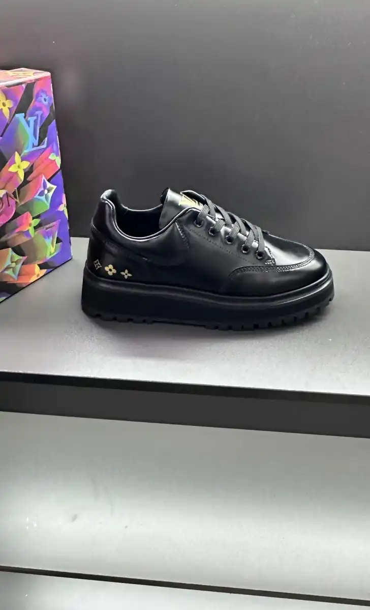 hype Louis Vuitton Sneakers