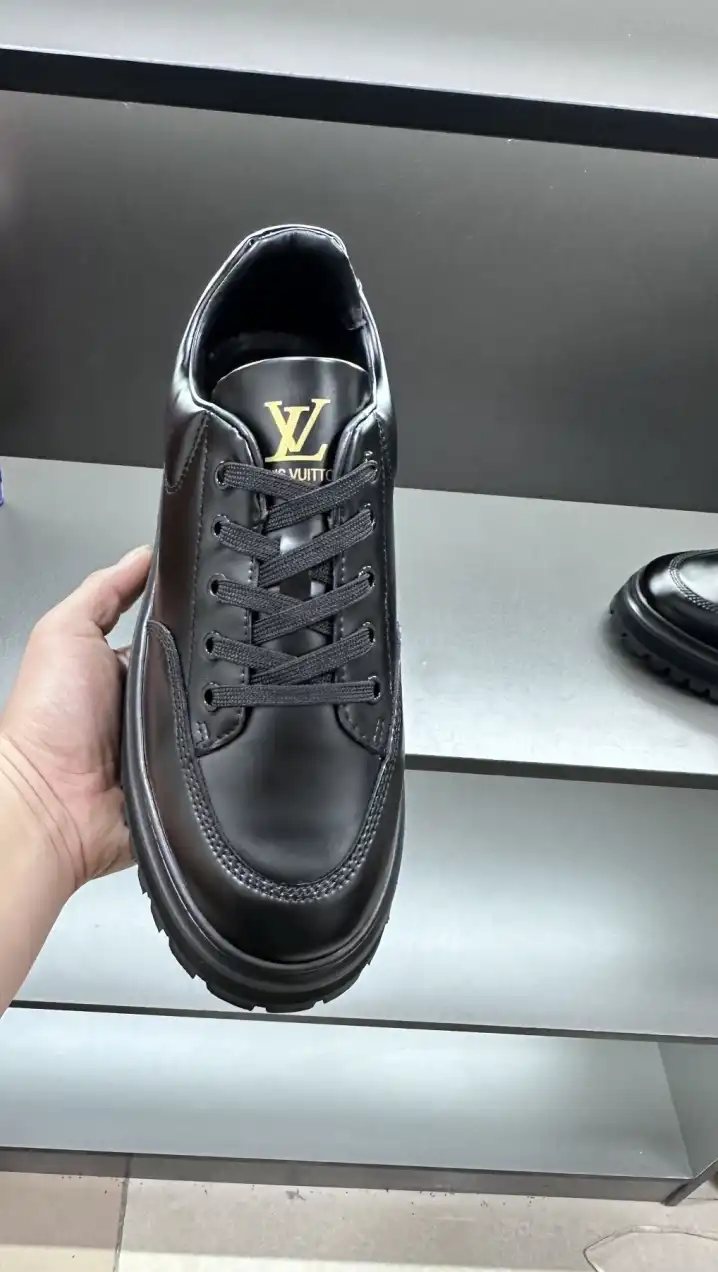 hype Louis Vuitton Sneakers