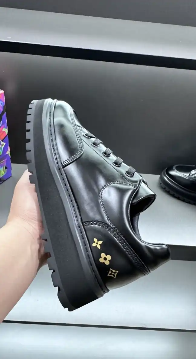 hype Louis Vuitton Sneakers