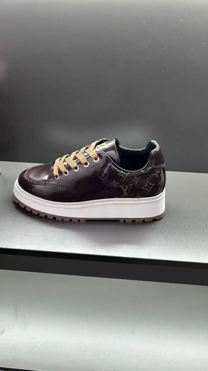 hype Louis Vuitton Sneakers