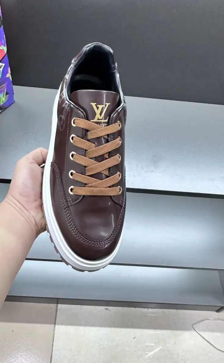 hype Louis Vuitton Sneakers