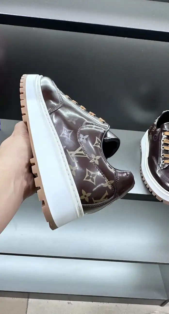 hype Louis Vuitton Sneakers