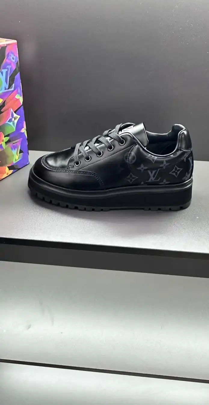 hype Louis Vuitton Sneakers