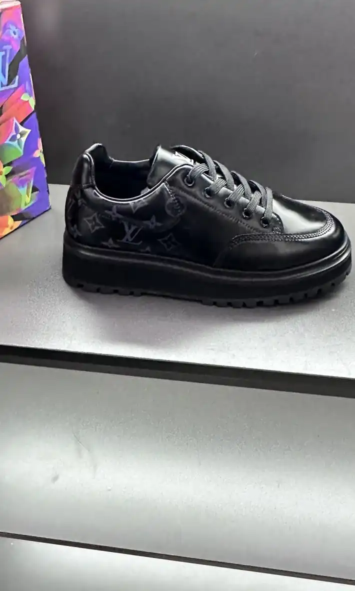 hype Louis Vuitton Sneakers