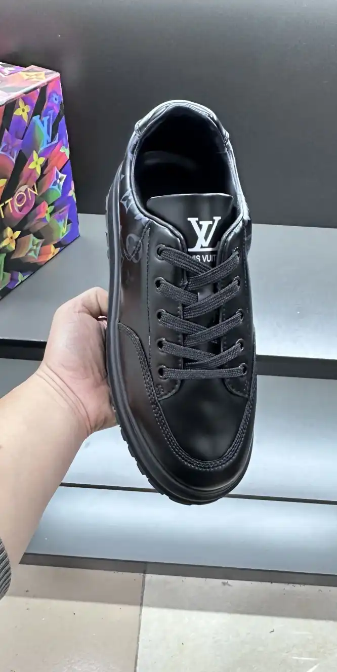 hype Louis Vuitton Sneakers