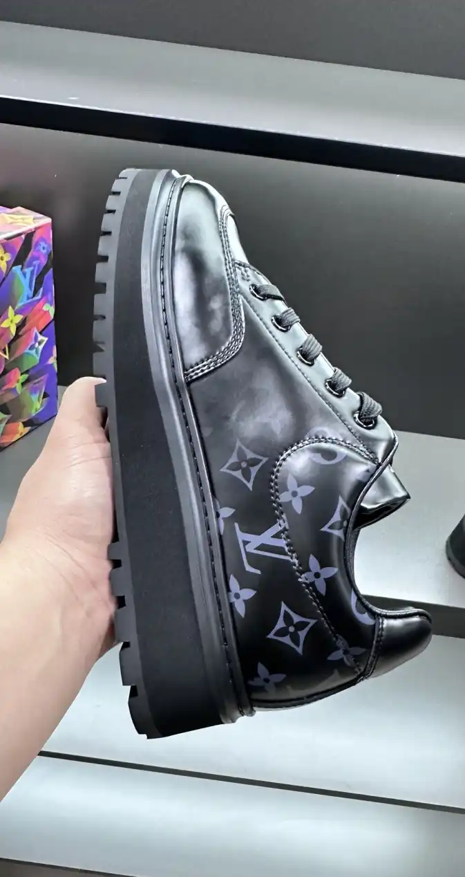 hype Louis Vuitton Sneakers