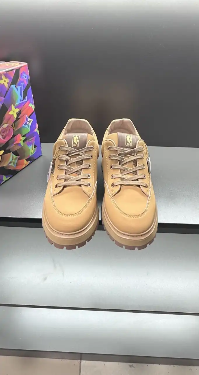 hype Louis Vuitton Sneakers