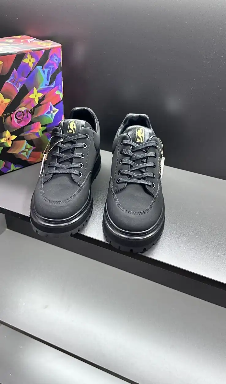 hype Louis Vuitton Sneakers