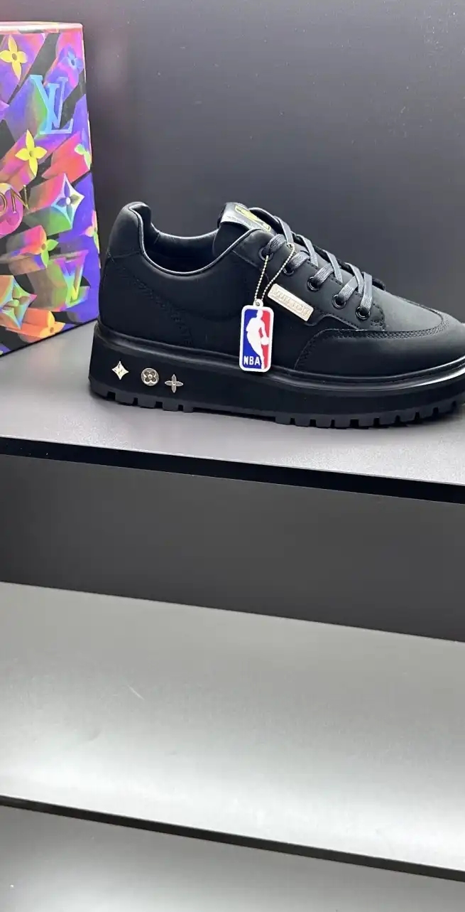 hype Louis Vuitton Sneakers