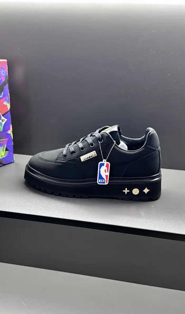 hype Louis Vuitton Sneakers