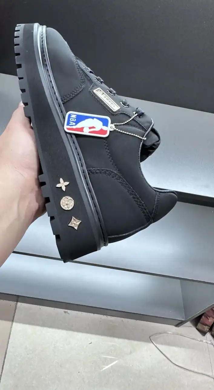 hype Louis Vuitton Sneakers