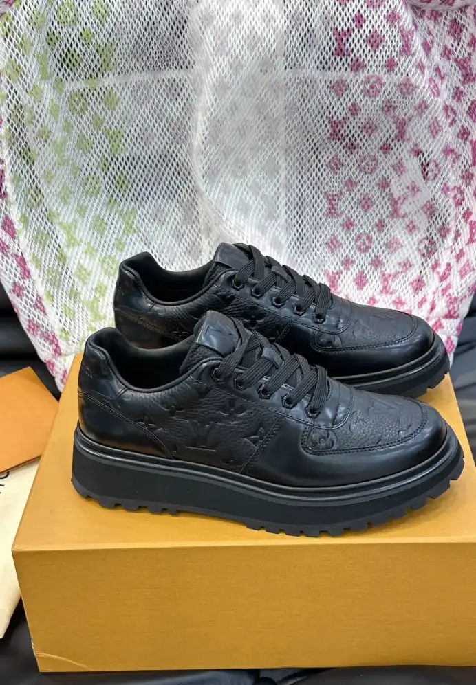 hype Louis Vuitton Sneakers