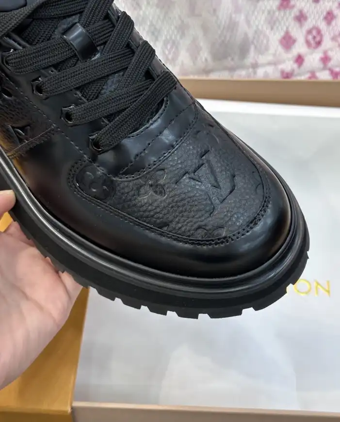 hype Louis Vuitton Sneakers