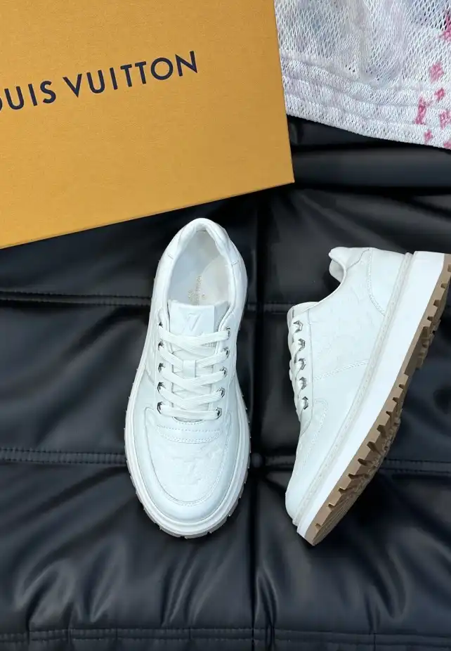 hype Louis Vuitton Sneakers