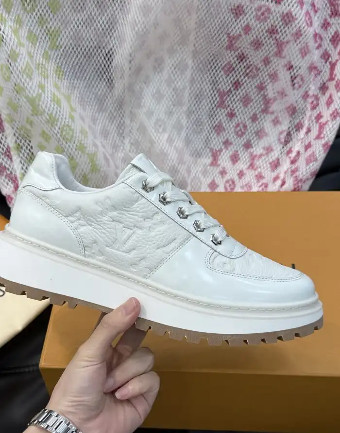 hype Louis Vuitton Sneakers