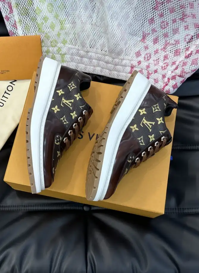 hype Louis Vuitton Sneakers