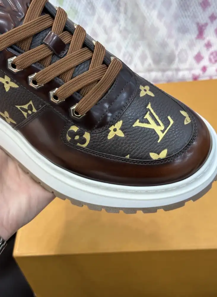 hype Louis Vuitton Sneakers