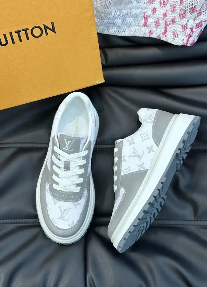 hype Louis Vuitton Sneakers