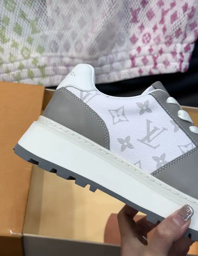 hype Louis Vuitton Sneakers