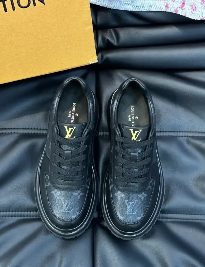 hype Louis Vuitton Sneakers