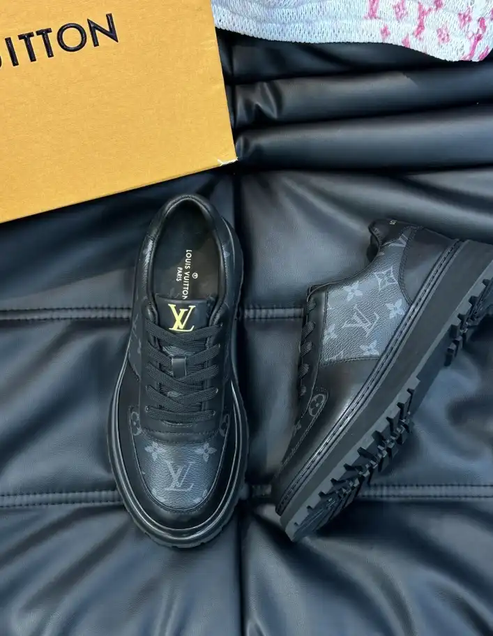 hype Louis Vuitton Sneakers