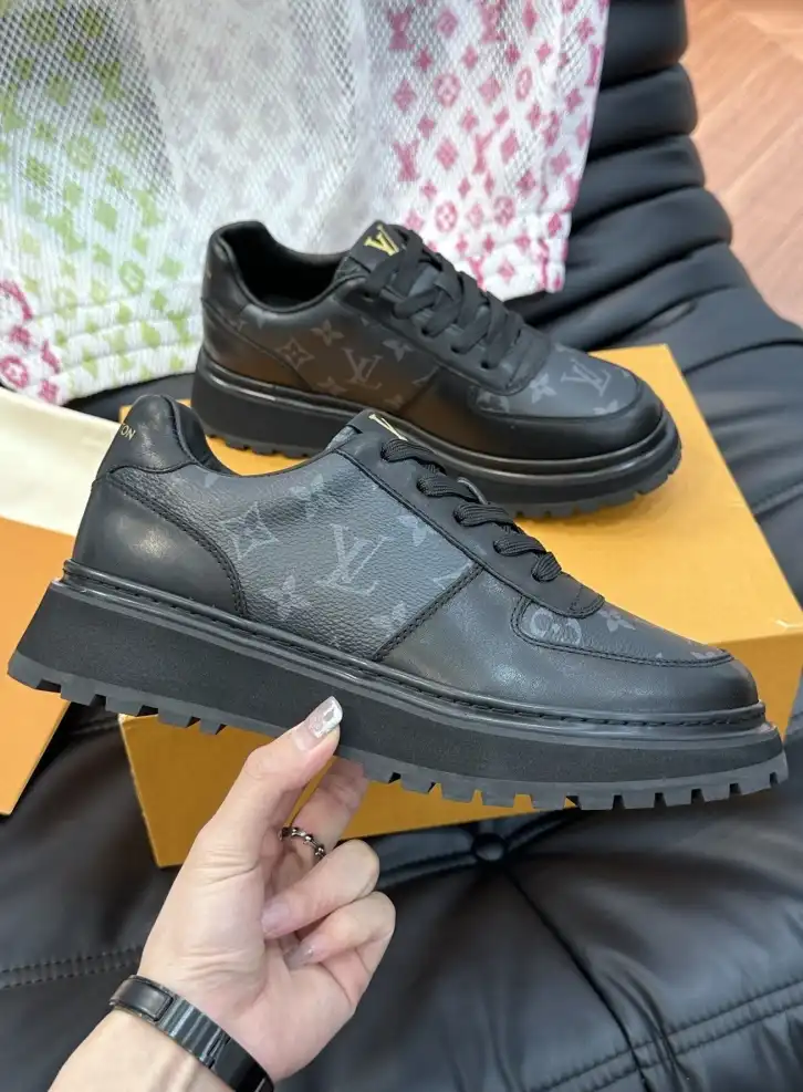 hype Louis Vuitton Sneakers