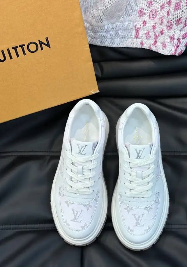 hype Louis Vuitton Sneakers