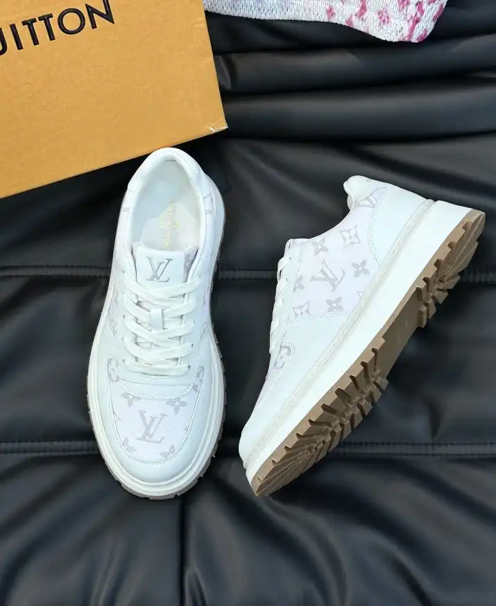 hype Louis Vuitton Sneakers