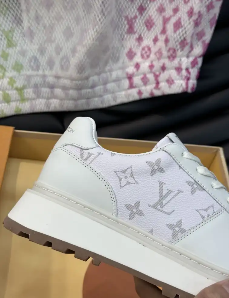 hype Louis Vuitton Sneakers