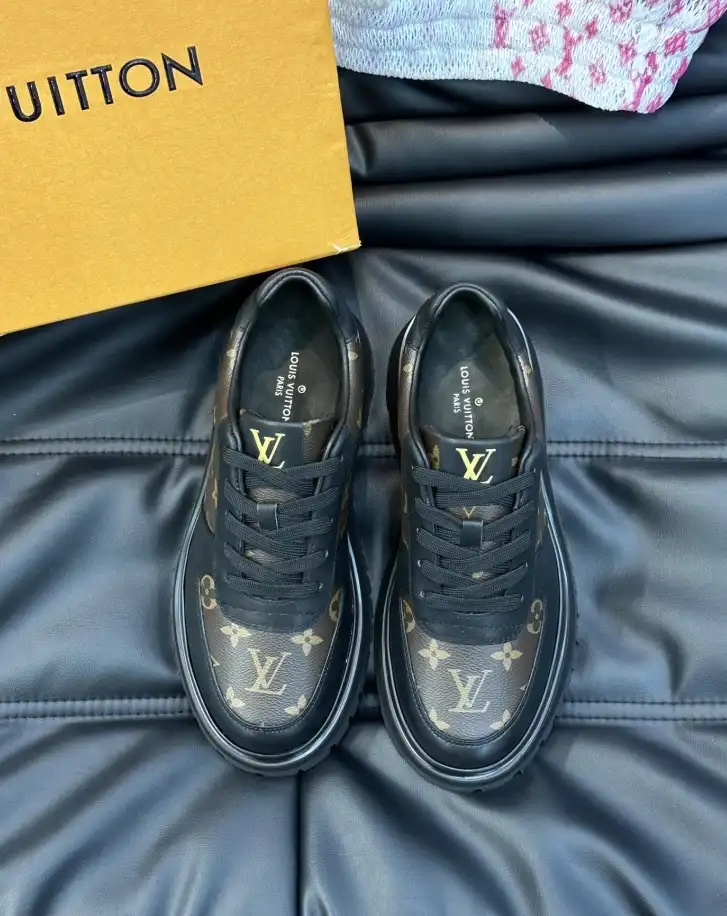 hype Louis Vuitton Sneakers