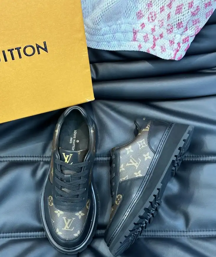 hype Louis Vuitton Sneakers