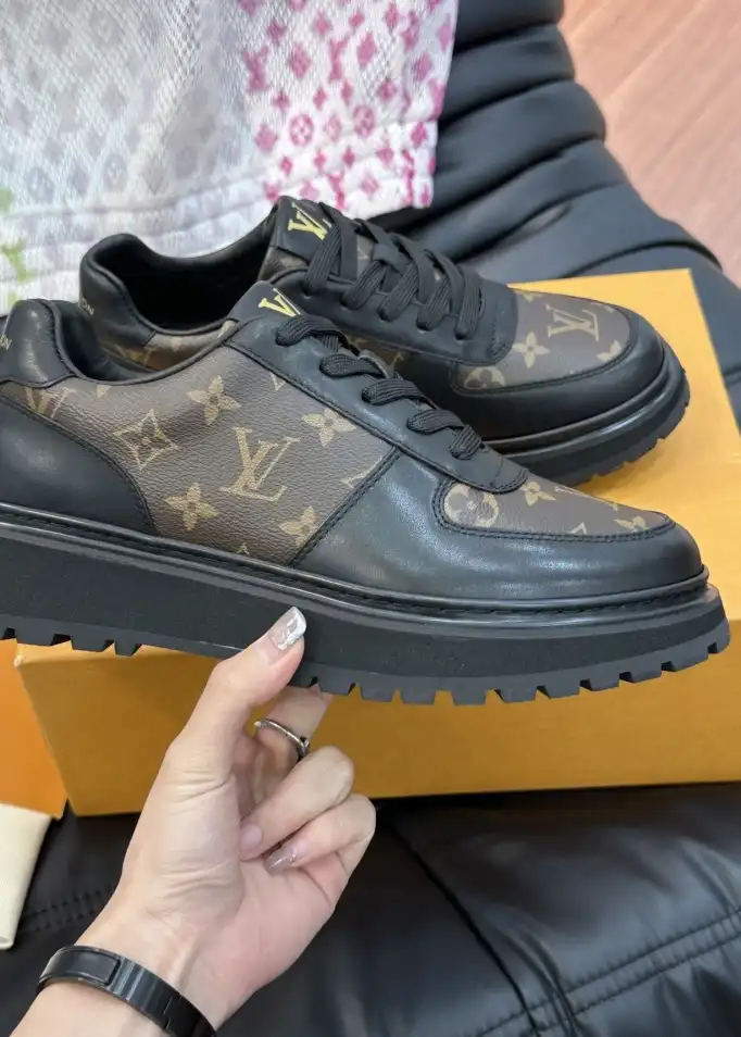 hype Louis Vuitton Sneakers