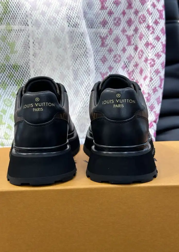 hype Louis Vuitton Sneakers