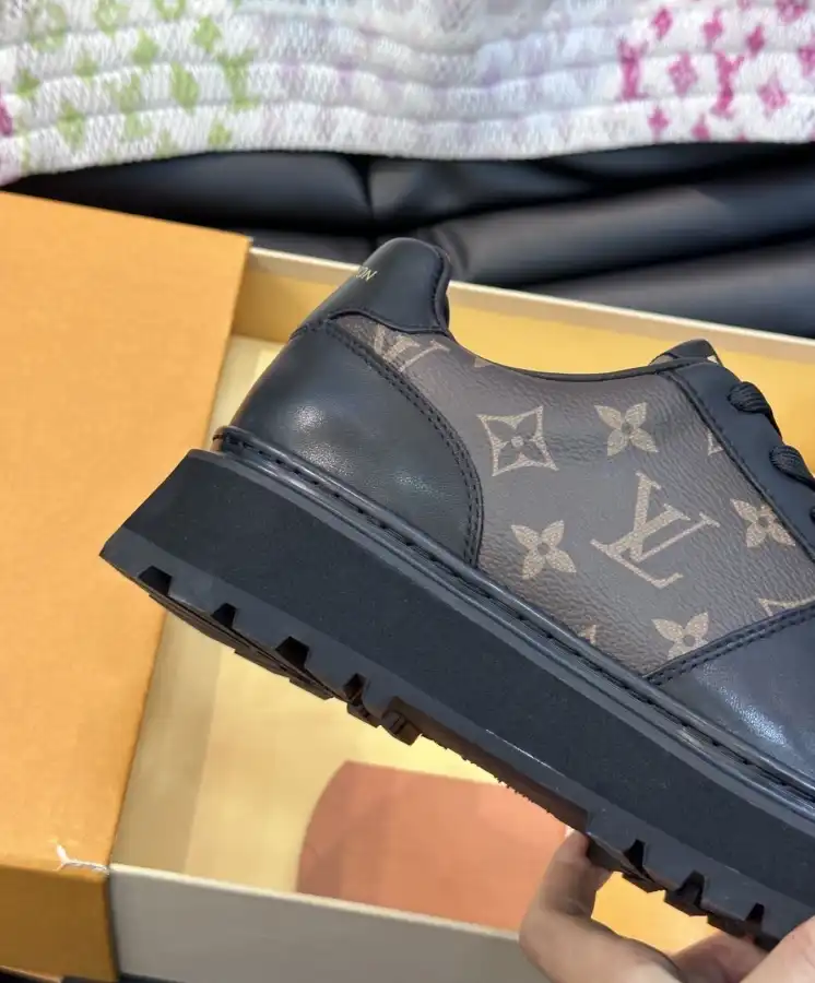 hype Louis Vuitton Sneakers