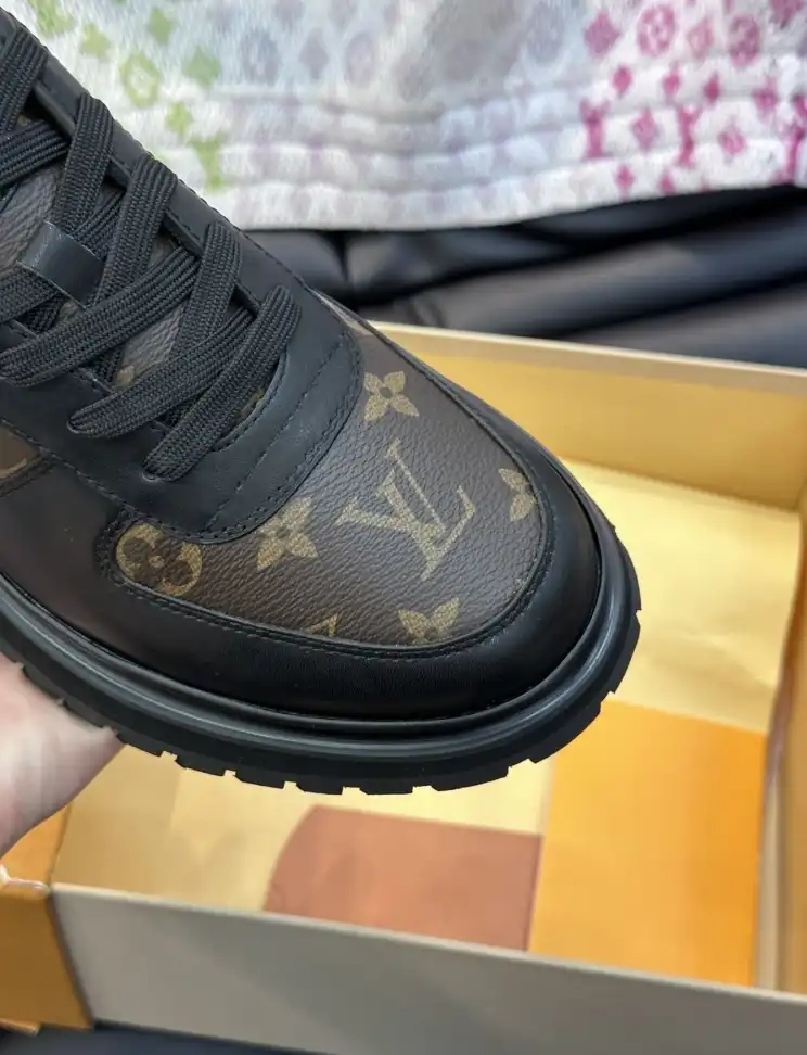 hype Louis Vuitton Sneakers