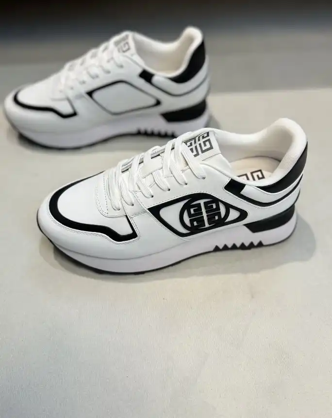 hype Givenchy Sneakers