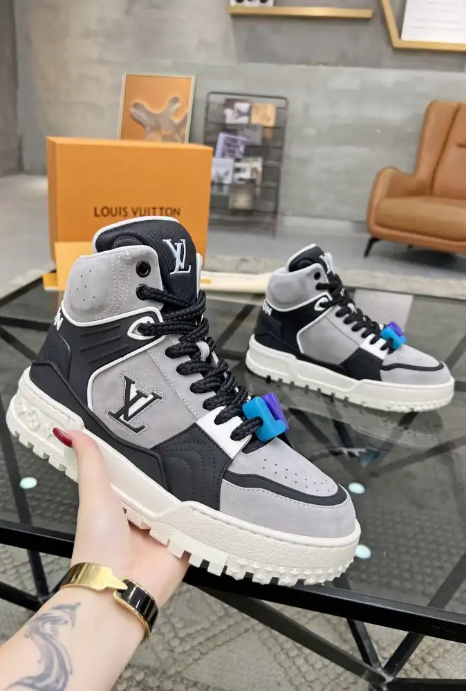 hype Louis Vuitton Sneakers