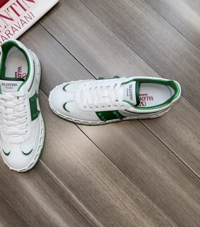 hype Valentino Sneakers