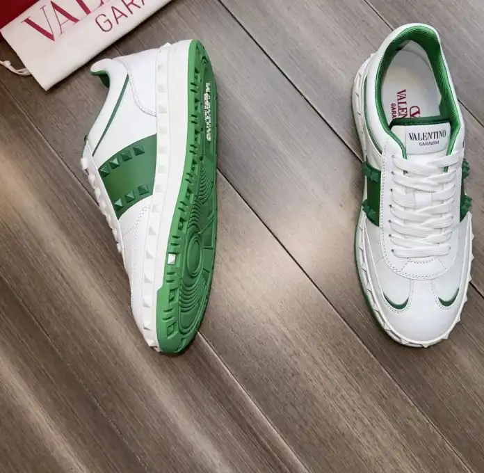 hype Valentino Sneakers