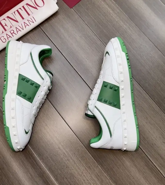 hype Valentino Sneakers