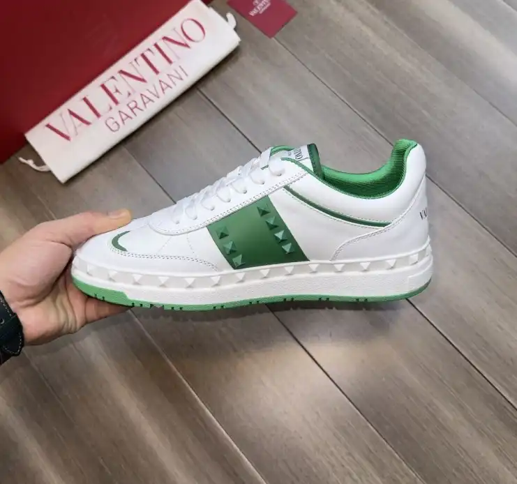 hype Valentino Sneakers