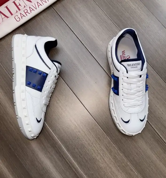 hype Valentino Sneakers