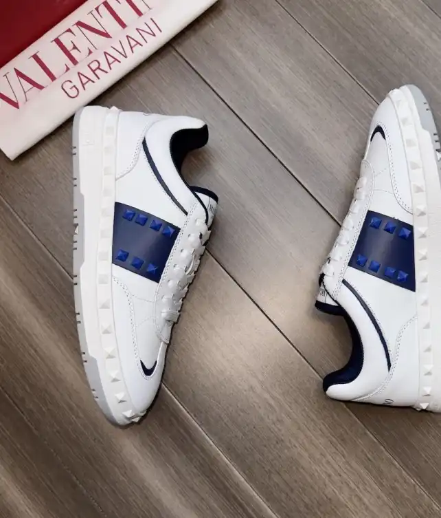 hype Valentino Sneakers