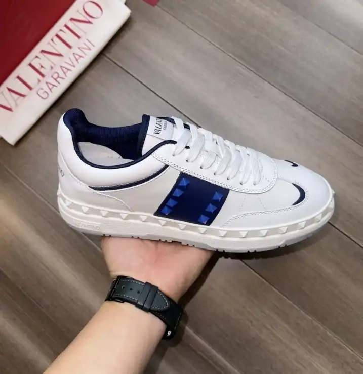 hype Valentino Sneakers