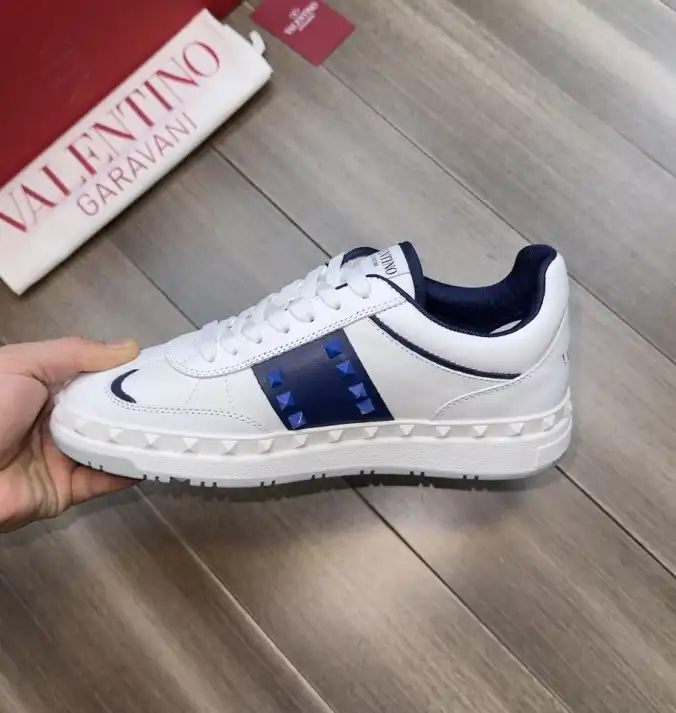 hype Valentino Sneakers