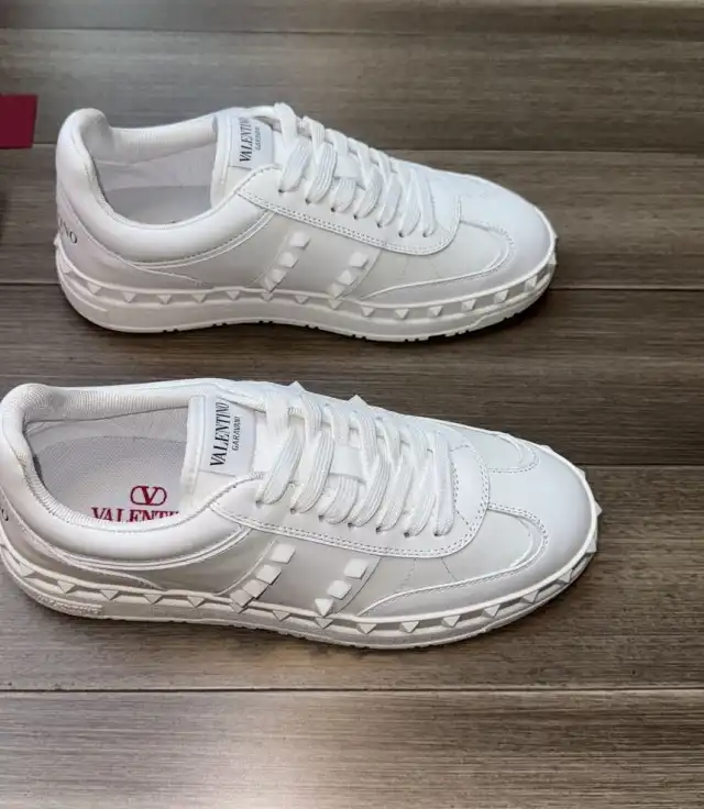 hype Valentino Sneakers