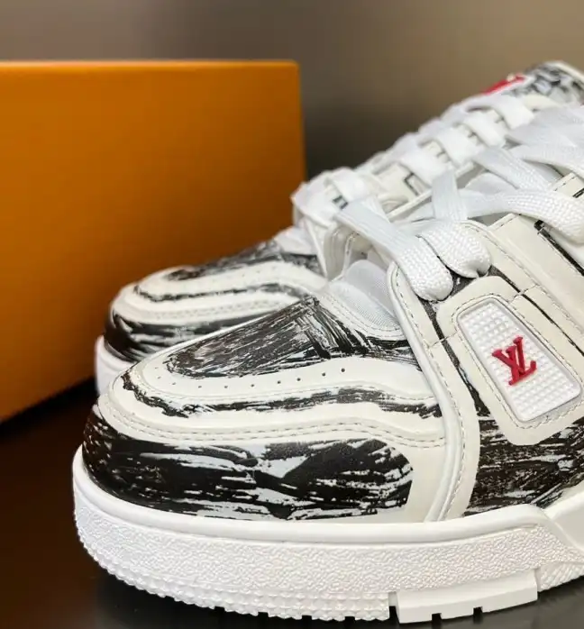 hype Louis Vuitton Sneakers