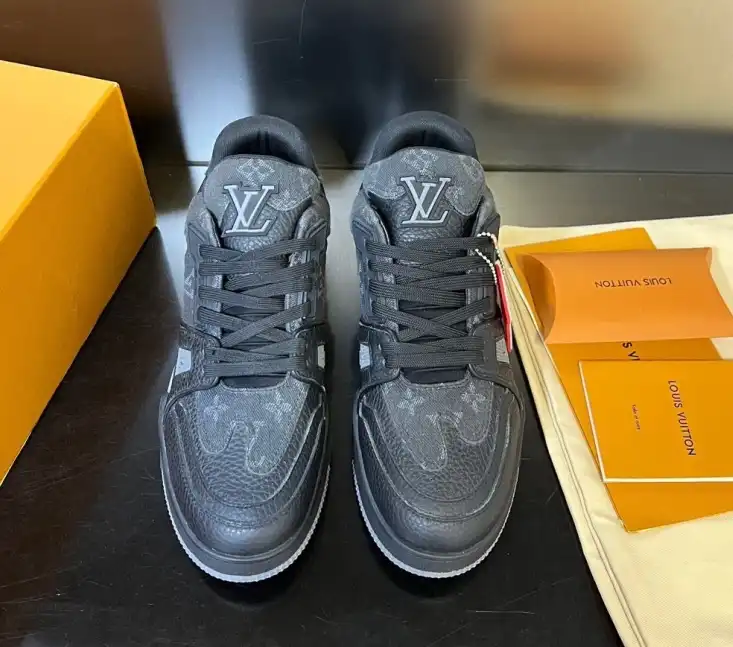 hype Louis Vuitton Sneakers